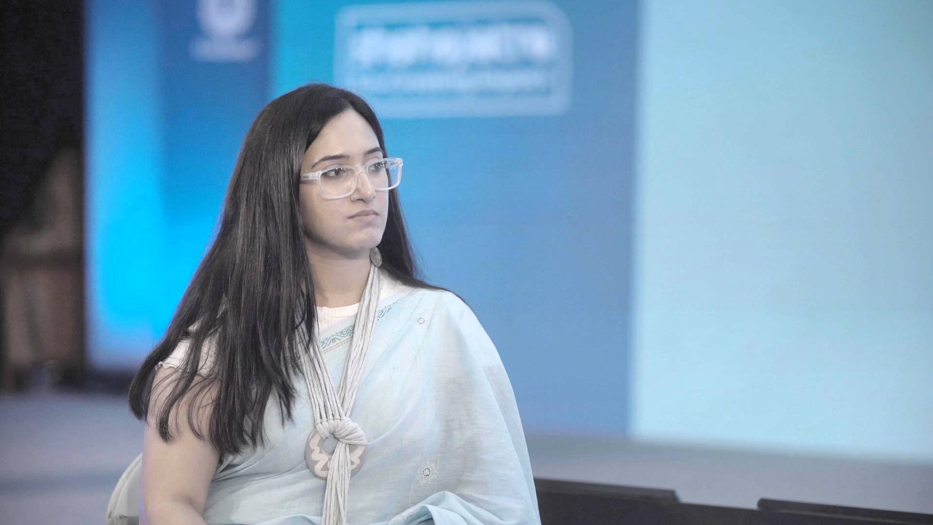 সহযাত্রায় সারা ইকবাল